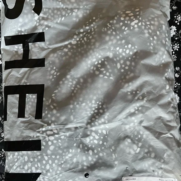 SHEIN Black and White Butterfly Sleeve Polka Dot Romper - Picture 11 of 11